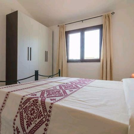Il Girasole Bed & Breakfast Domus De Maria Luaran gambar