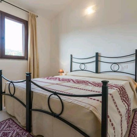 Il Girasole Bed & Breakfast Domus De Maria Luaran gambar