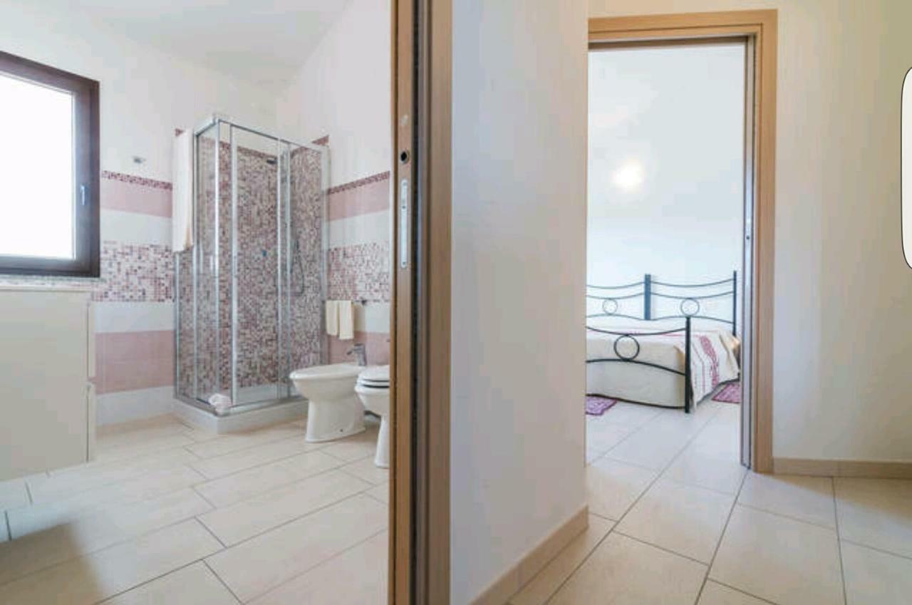 Il Girasole Bed & Breakfast Domus De Maria Luaran gambar