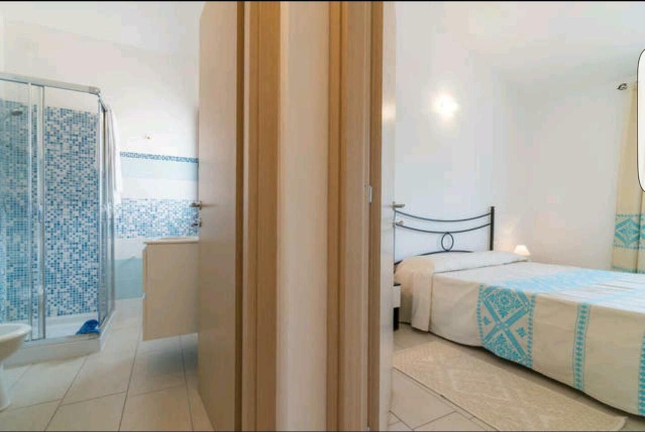 Il Girasole Bed & Breakfast Domus De Maria Luaran gambar