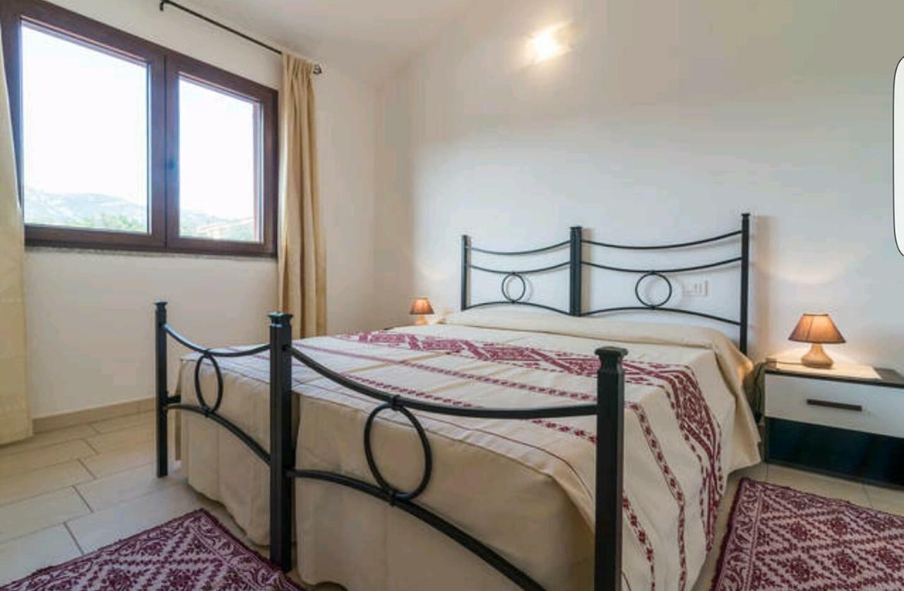 Il Girasole Bed & Breakfast Domus De Maria Luaran gambar