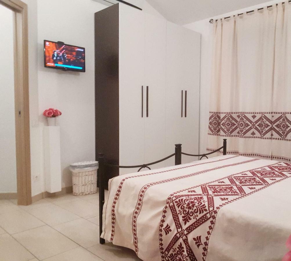 Il Girasole Bed & Breakfast Domus De Maria Luaran gambar