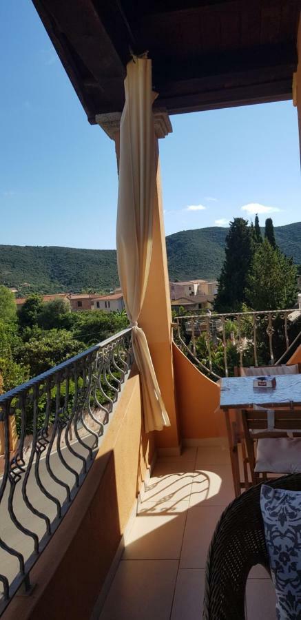 Il Girasole Bed & Breakfast Domus De Maria Luaran gambar